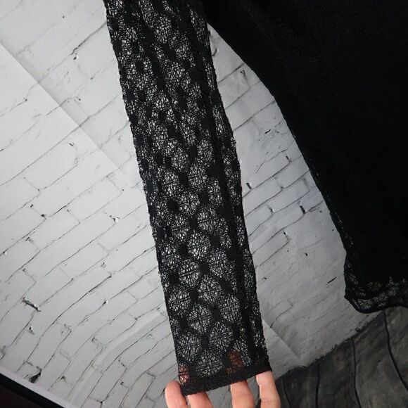 LA MAISON TALULAH BLACK V NECK LONG LACE SLEEVE PARTY EVENT WEDDING DRESS - Picture 6 of 12